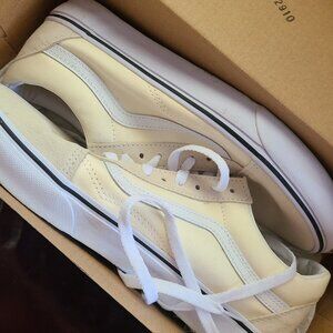 Brand new classic white/ true white vans